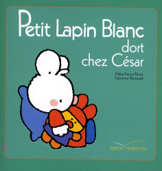 Petit Lapin blanc dort chez César